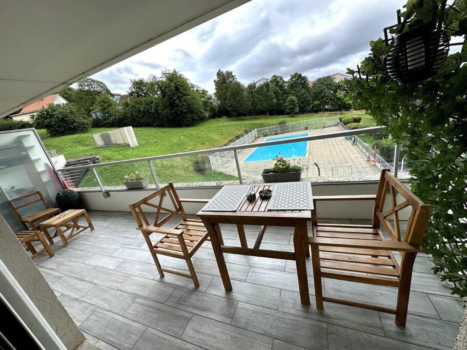 Appartement Cosy Avec Balcon Et Piscine Besançon Dış mekan fotoğraf
