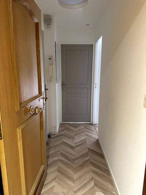 Appartement Cosy Avec Balcon Et Piscine Besançon Dış mekan fotoğraf